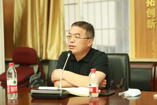 巩书记_副本.jpg 巩书记_副本.jpg