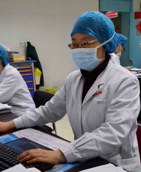 8-社员王媛在值班一线_副本.jpg 8-社员王媛在值班一线_副本.jpg