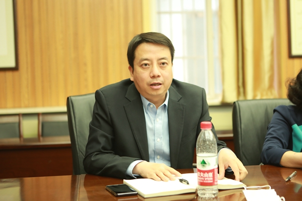 小鹏院长_副本.jpg 小鹏院长_副本.jpg