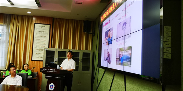 ▲李院长对我院发展进行介绍并对营员们报考我院研究生寄予厚望.jpg