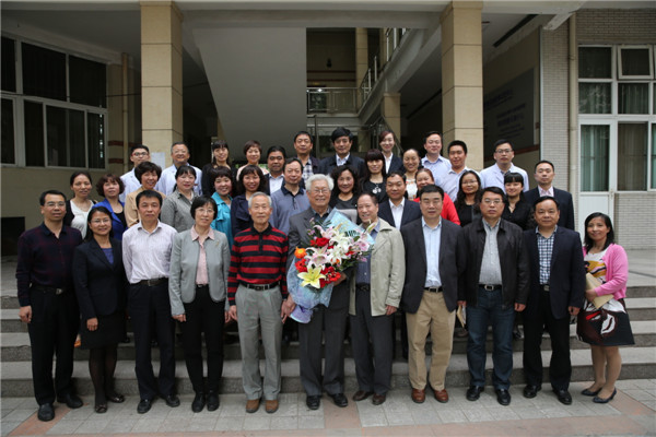 20.与封英群教授合影.JPG