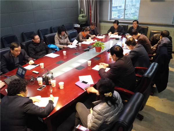 院党政班子专题会议部署扶贫工作.jpg
