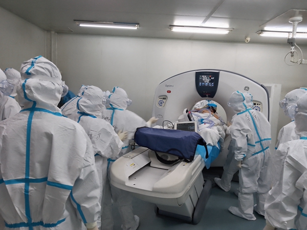 大家齐心协力协助检查_副本.jpg 大家齐心协力协助检查_副本.jpg