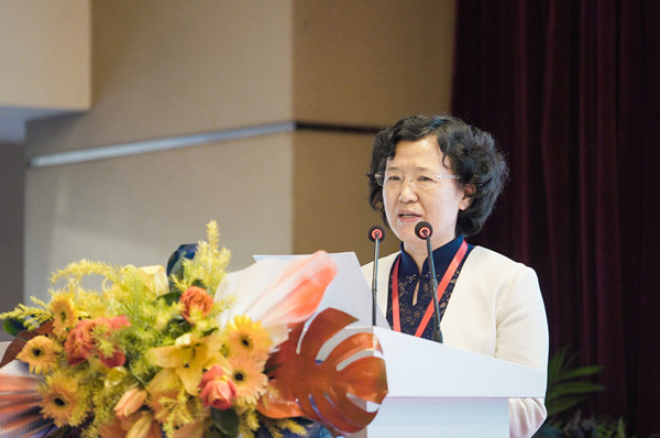 1. 张桂莲教授主持开幕式_副本.jpg