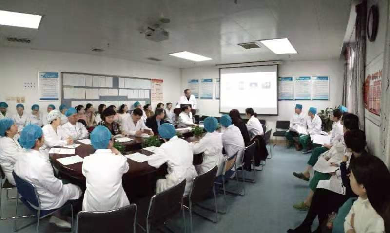 党员学习_副本.jpg 党员学习_副本.jpg