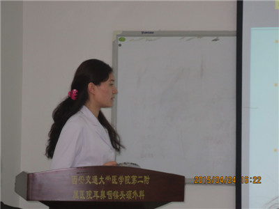 8-高滢博士作学术报告.JPG