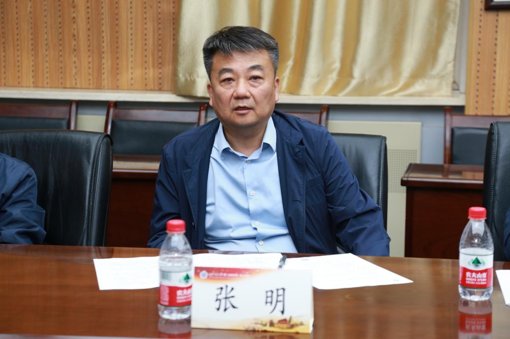 张明.jpg 张明.jpg