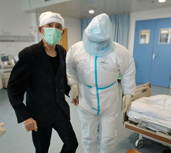 术后换药_副本.jpg 术后换药_副本.jpg