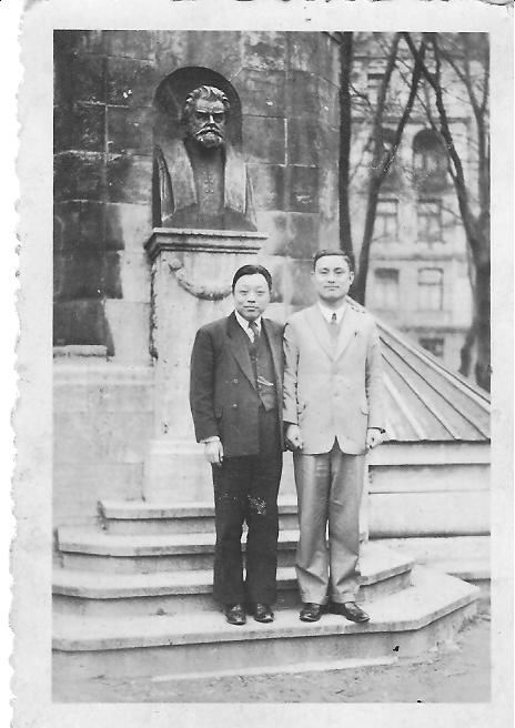 刘蔚同教授、张乃华教授在1936年德国留学.jpg 刘蔚同教授、张乃华教授在1936年德国留学.jpg