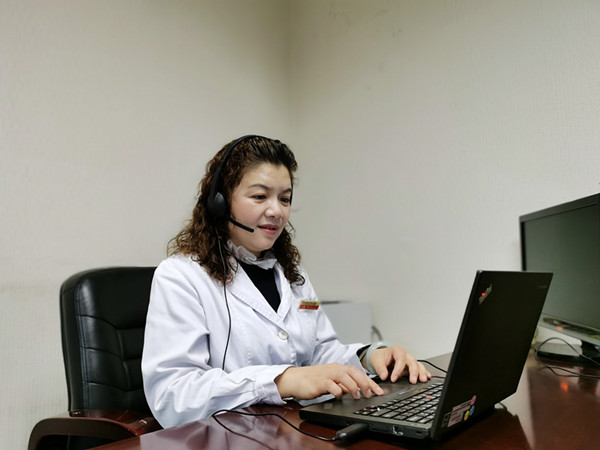 周主任授课照片_副本.jpg 周主任授课照片_副本.jpg