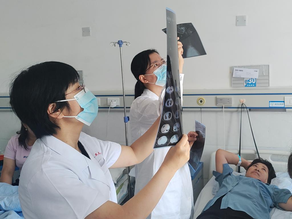 张春艳1.jpg 张春艳1.jpg
