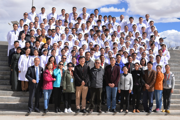 创二甲终审通过合影.jpg 创二甲终审通过合影.jpg