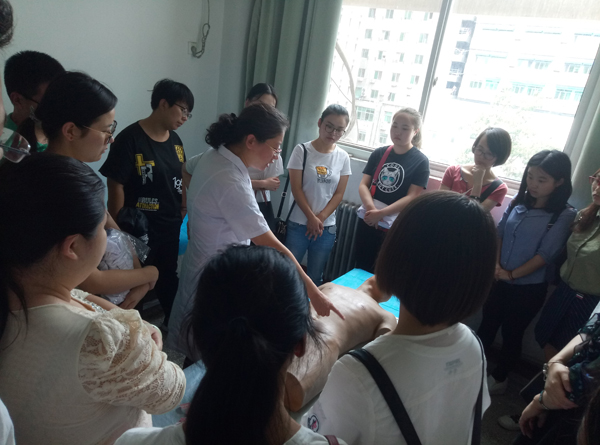 腹部标准查体.jpg