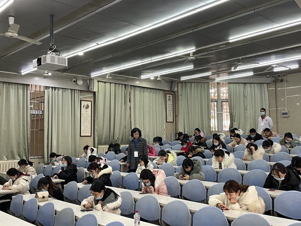 刘原副院长巡考_副本.jpg 刘原副院长巡考_副本.jpg