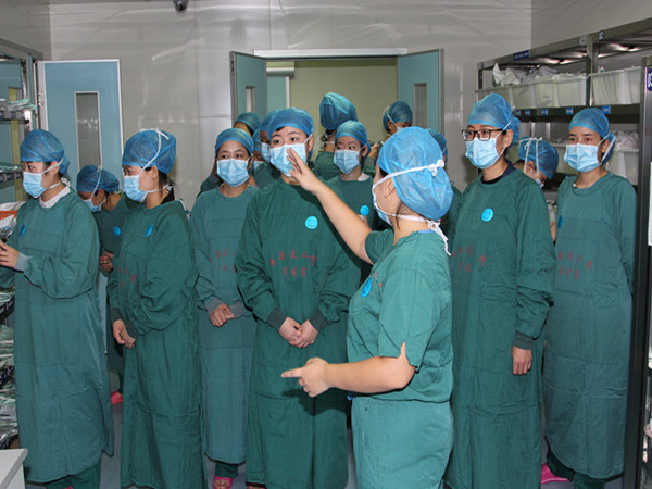 参观 (2)_副本.jpg 参观 (2)_副本.jpg