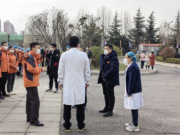 接收医疗队_副本.jpg 接收医疗队_副本.jpg