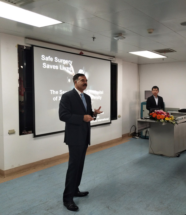 David Jaimovich教授进行学术讲座.jpg